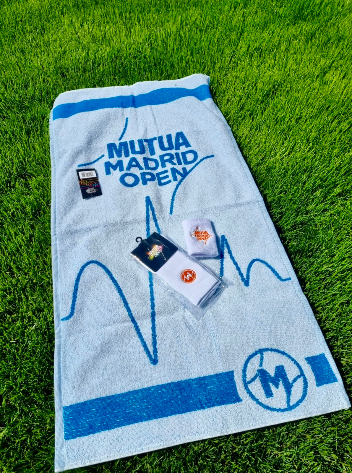 Ręcznik tenisowy Mutua Madrid różne kolory