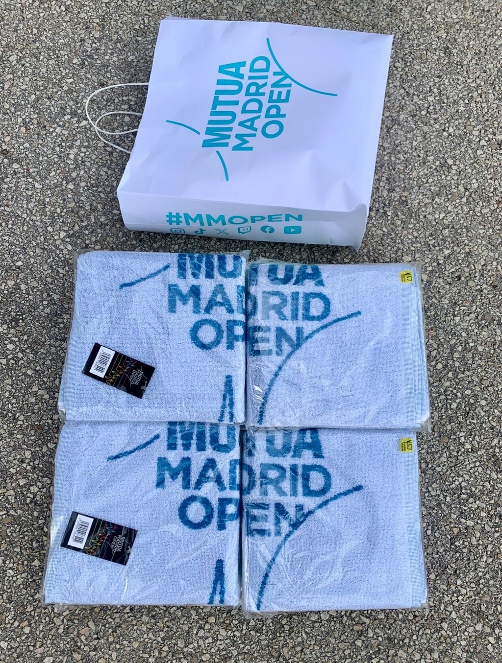 Ręcznik tenisowy Mutua Madrid różne kolory