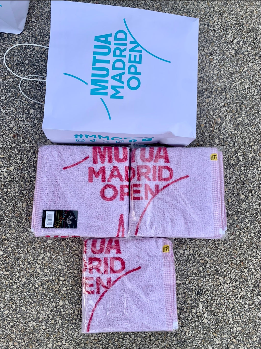 Ręcznik tenisowy Mutua Madrid różne kolory