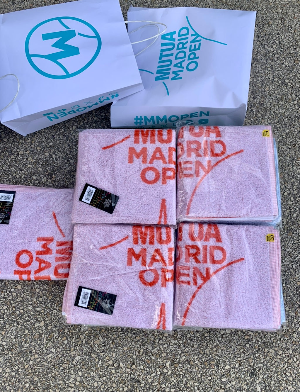 Ręcznik tenisowy Mutua Madrid różne kolory